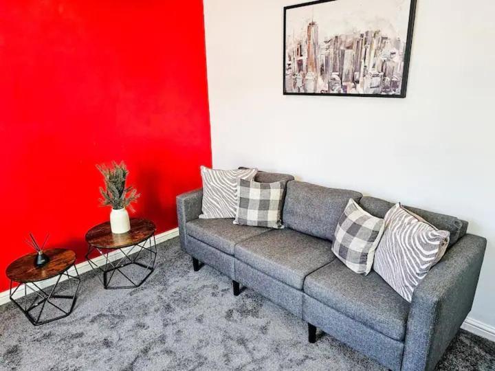 Apartment Centre Flat In Cheltenham