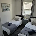 City Centre Flat In Cheltenham